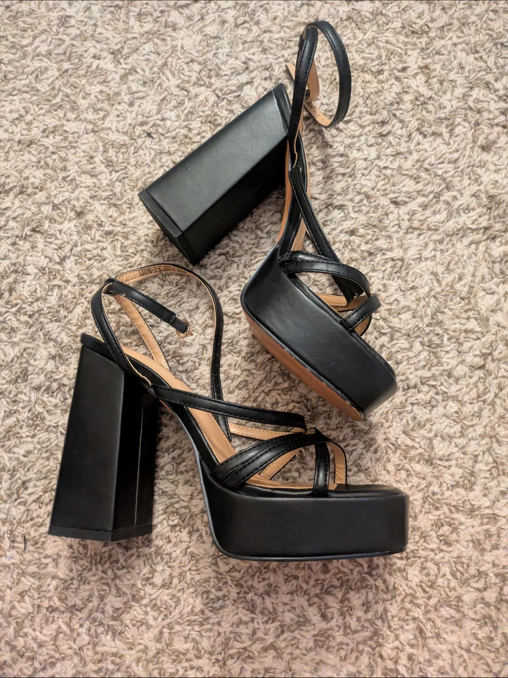 Isnom Chunky Strappy Platform Block Heels